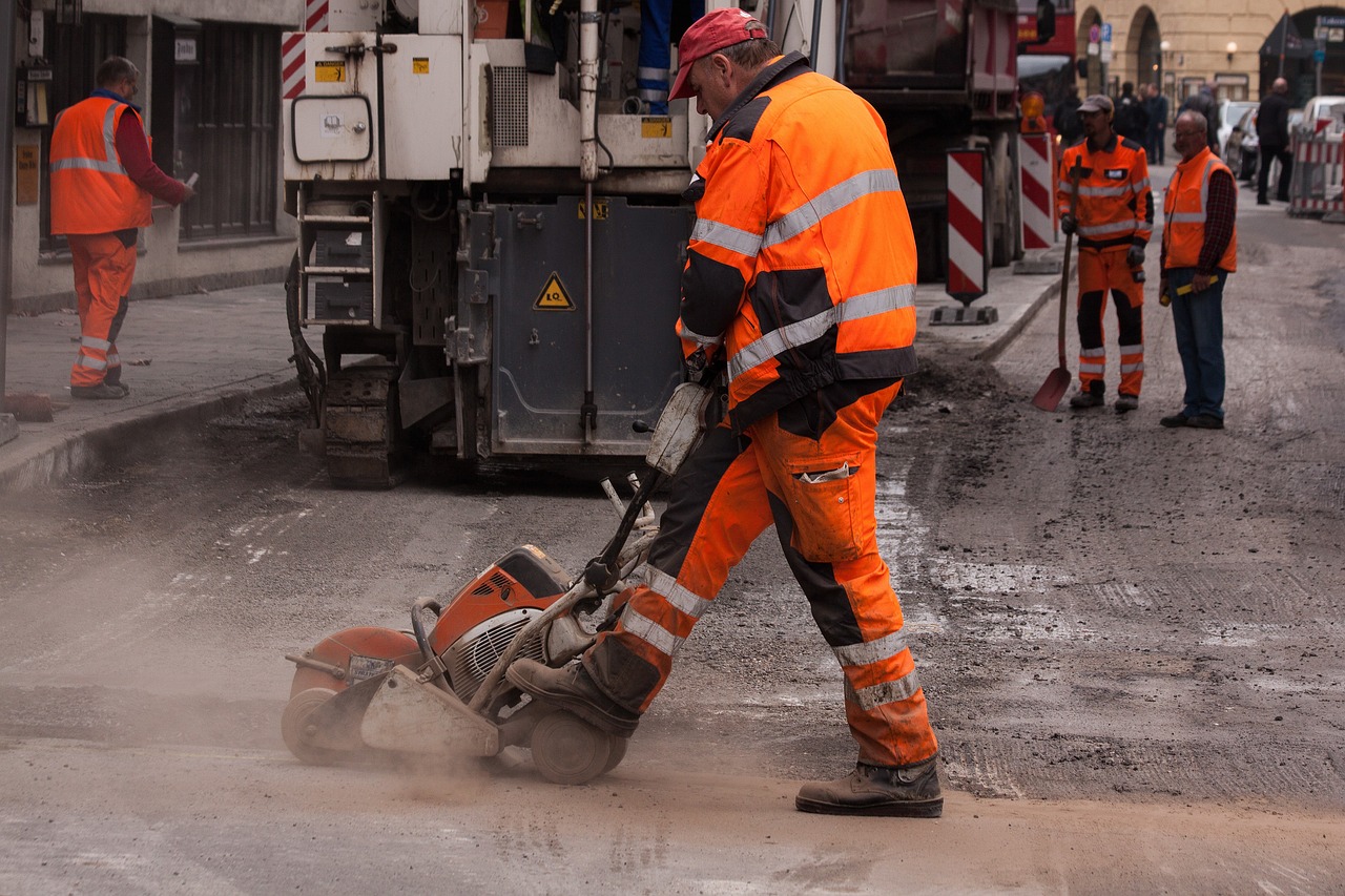 Asphalt cutter